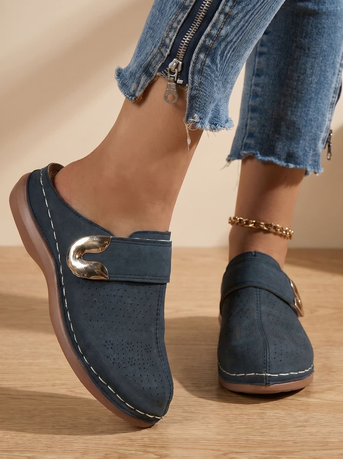 Women's Perforated Buckle Orthopedic Clogs | Eleri_5