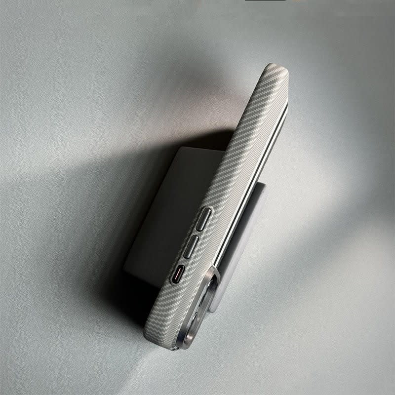 Men's Carbon Fibre MagSafe Phone Case | Leo_11