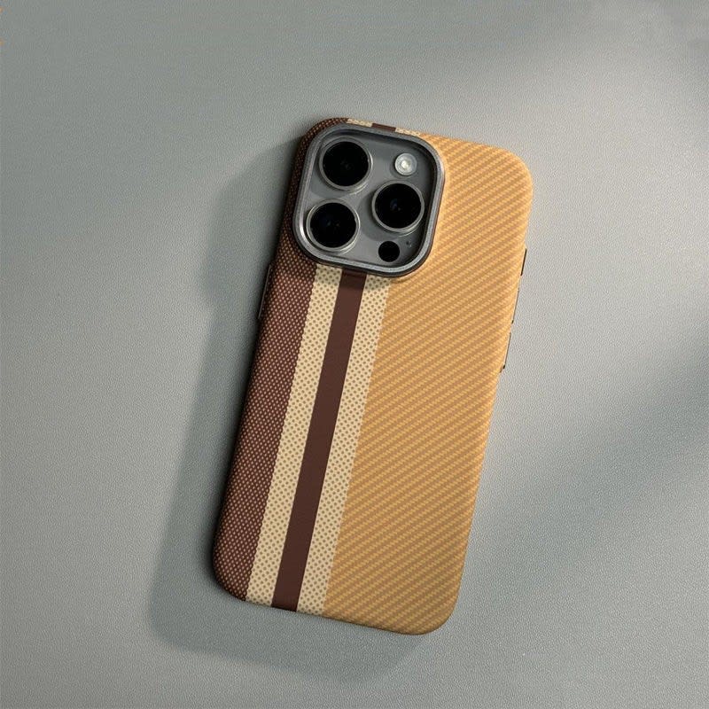 Men's Carbon Fibre MagSafe Phone Case | Leo_3