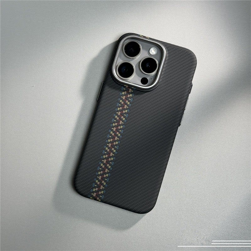 Men's Carbon Fibre MagSafe Phone Case | Leo_4