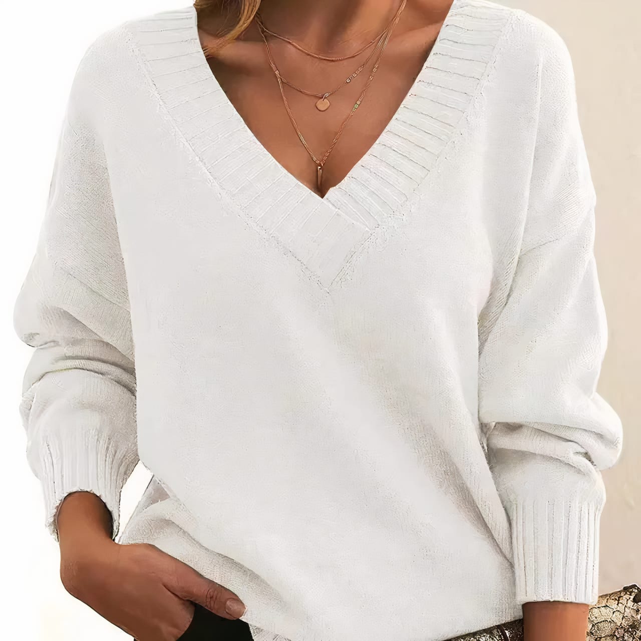 Women's Cashmere Blend V-Neck Jumper | Caitlin_9