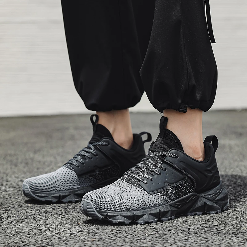 Men’s Lightweight Mesh Training Shoes | Kinetic