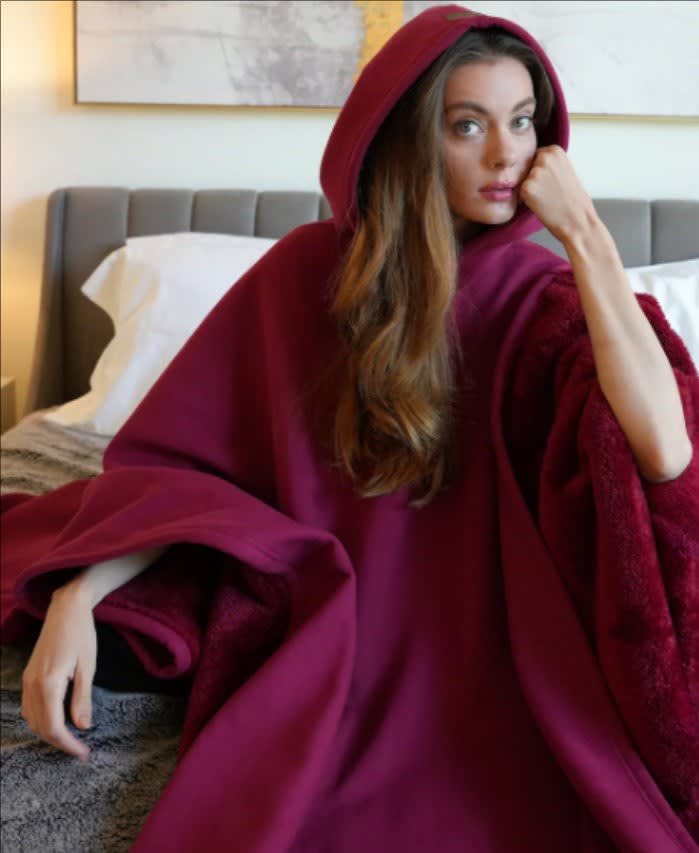 Women's Oversized Fleece Hoodie Blanket | Theresa_3