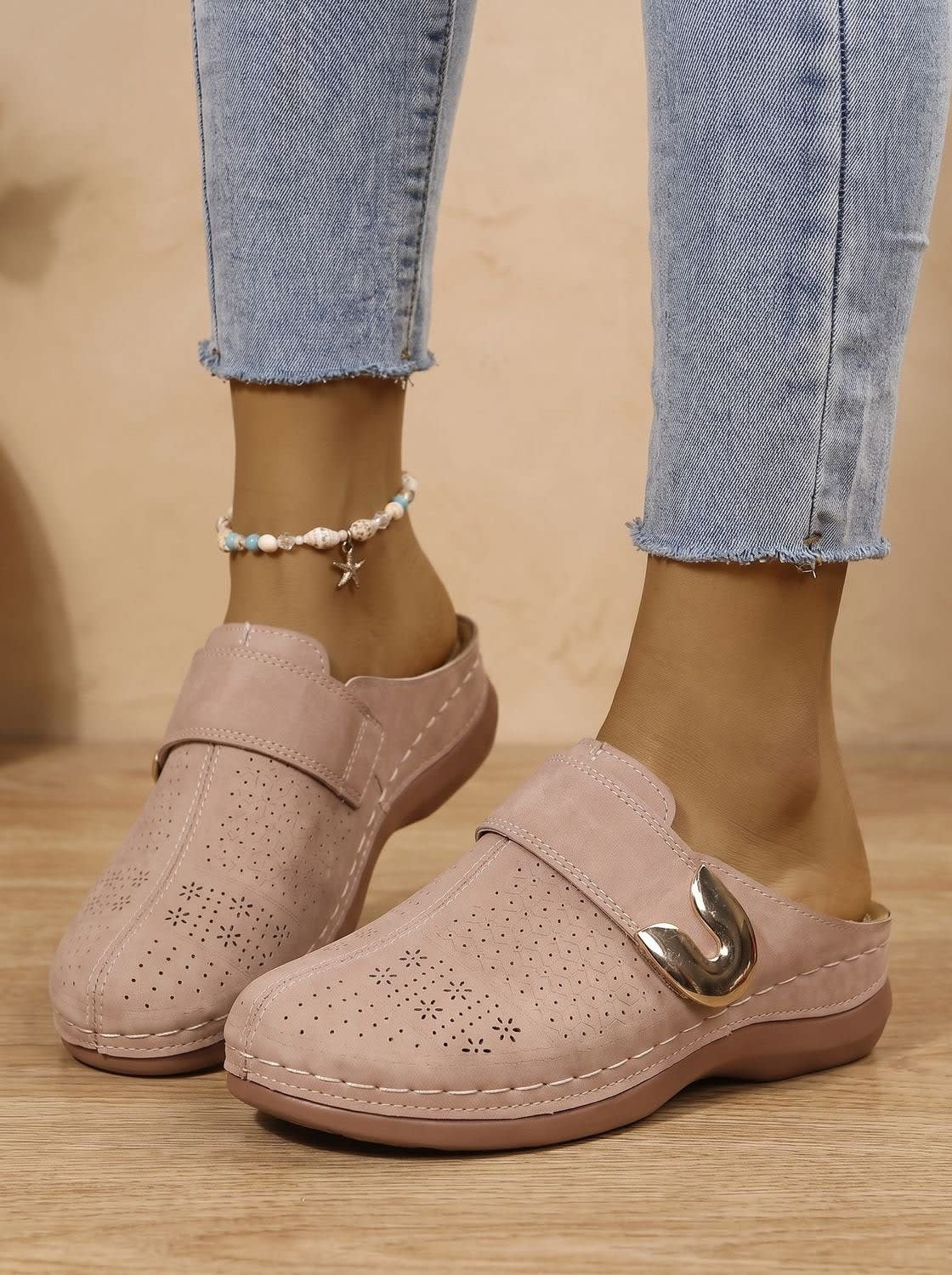 Women's Perforated Buckle Orthopedic Clogs | Eleri_4