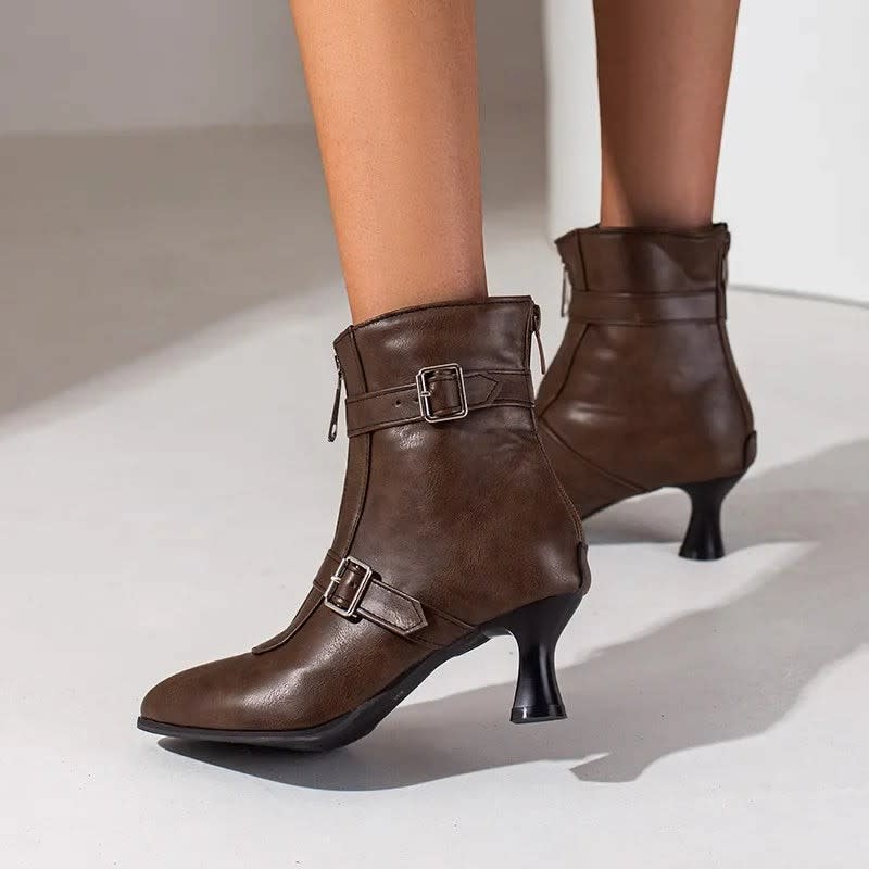 Women's Pointed Toe Buckle Ankle Boots | Glesni_4