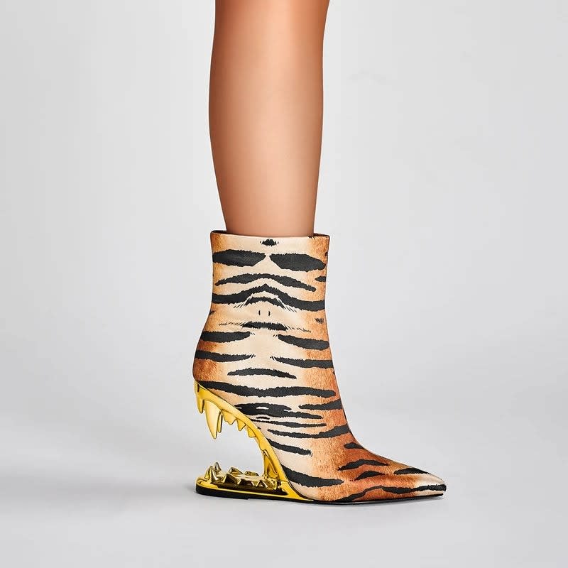 Women's Pointed Toe Sculptural Heel Ankle Boots | Mairead_13