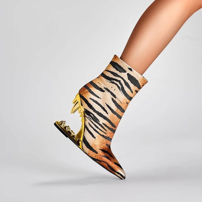 Women's Pointed Toe Sculptural Heel Ankle Boots | Mairead_14
